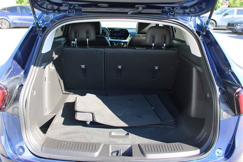 Used 2024 Chevrolet Trax LT w/ Driver Confidence Package FWD image 18