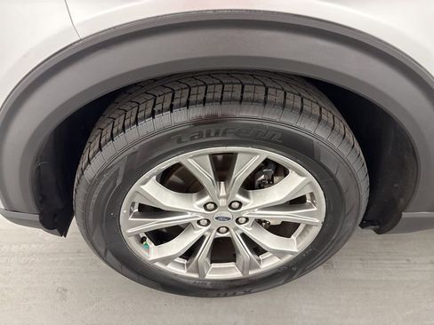 Used 2020 Ford Explorer XLT w/ Equipment Group 202A RWD image 13