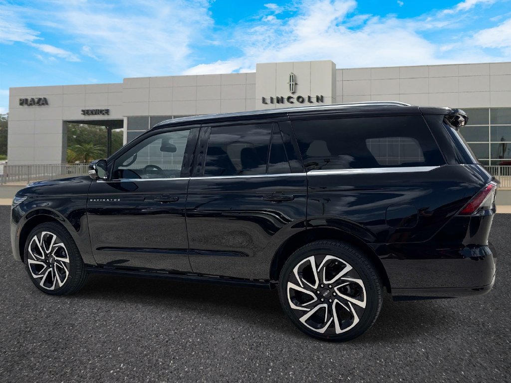 New 2026 Lincoln Navigator Black Label AWD/4WD image 5