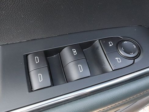 Used 2025 GMC Acadia AT4 w/ Super Cruise Package AWD/4WD image 14