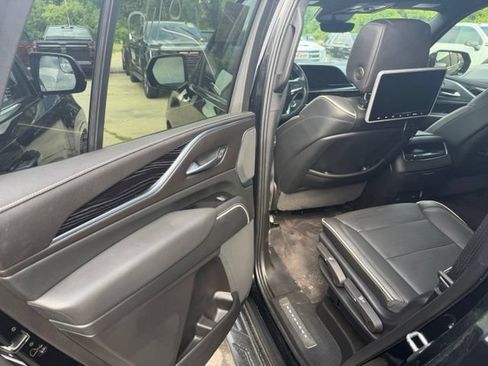 Used 2023 Cadillac Escalade Sport w/ Touring Package AWD/4WD image 7