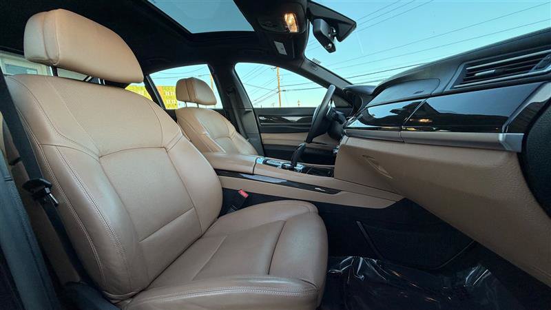 Used 2015 BMW 750i xDrive AWD/4WD image 40
