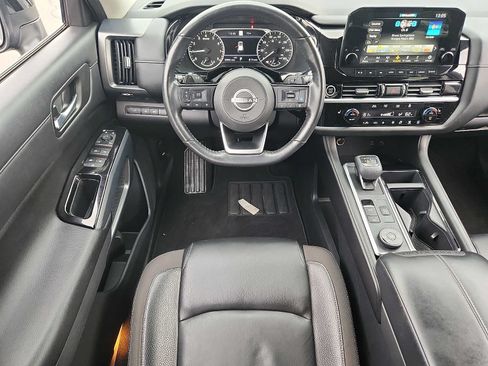 Used 2022 Nissan Pathfinder SL AWD/4WD image 11