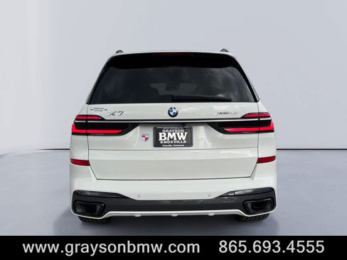 Used 2023 BMW X7 xDrive40i w/ Dynamic Handling Package AWD/4WD image 4