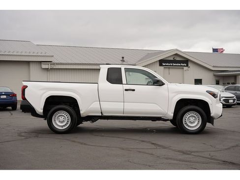 Used 2024 Toyota Tacoma SR image 2