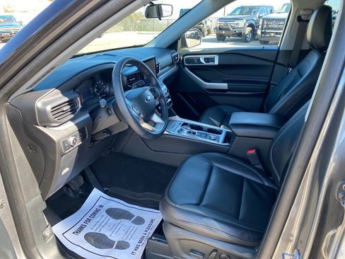 Used 2023 Ford Explorer XLT w/ Equipment Group 202A image 11