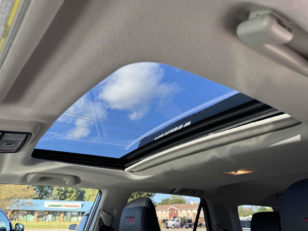 Used 2021 Toyota 4Runner Venture w/ Moonroof Package AWD/4WD image 21