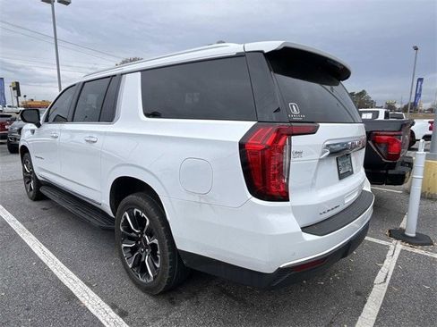Used 2023 GMC Yukon XL SLT image 6