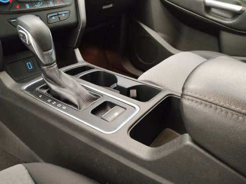 Used 2019 Ford Escape SE FWD image 26