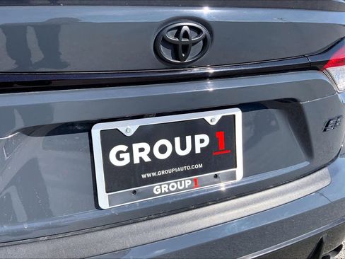 Used 2025 Toyota Corolla SE image 9