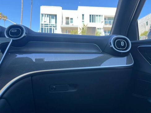 Used 2025 Mercedes-Benz GLC 43 AMG 4MATIC image 16