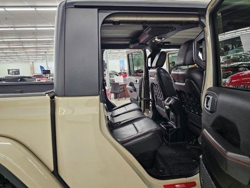 Used 2022 Jeep Gladiator Rubicon w/ Cold Weather Group image 36