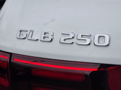 New 2026 Mercedes-Benz GLB 250 4MATIC image 33