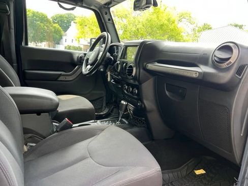 Used 2016 Jeep Wrangler Sport AWD/4WD image 12