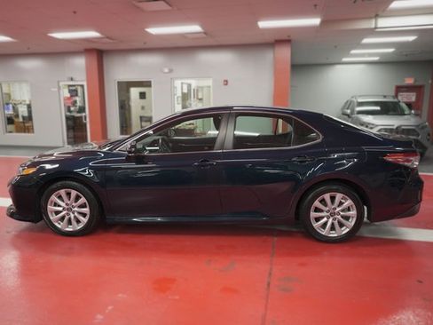Certified 2018 Toyota Camry LE w/ Convenience Package image 4