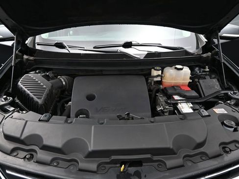 Used 2020 Chevrolet Traverse LT w/ LPO, Floor Liner Package FWD image 25