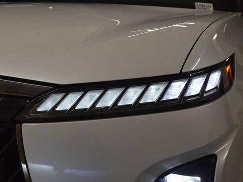 New 2026 INFINITI QX80 4WD image 9