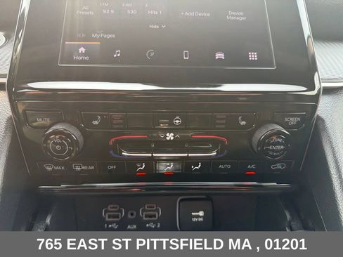 Used 2024 Jeep Grand Cherokee Altitude AWD/4WD image 13
