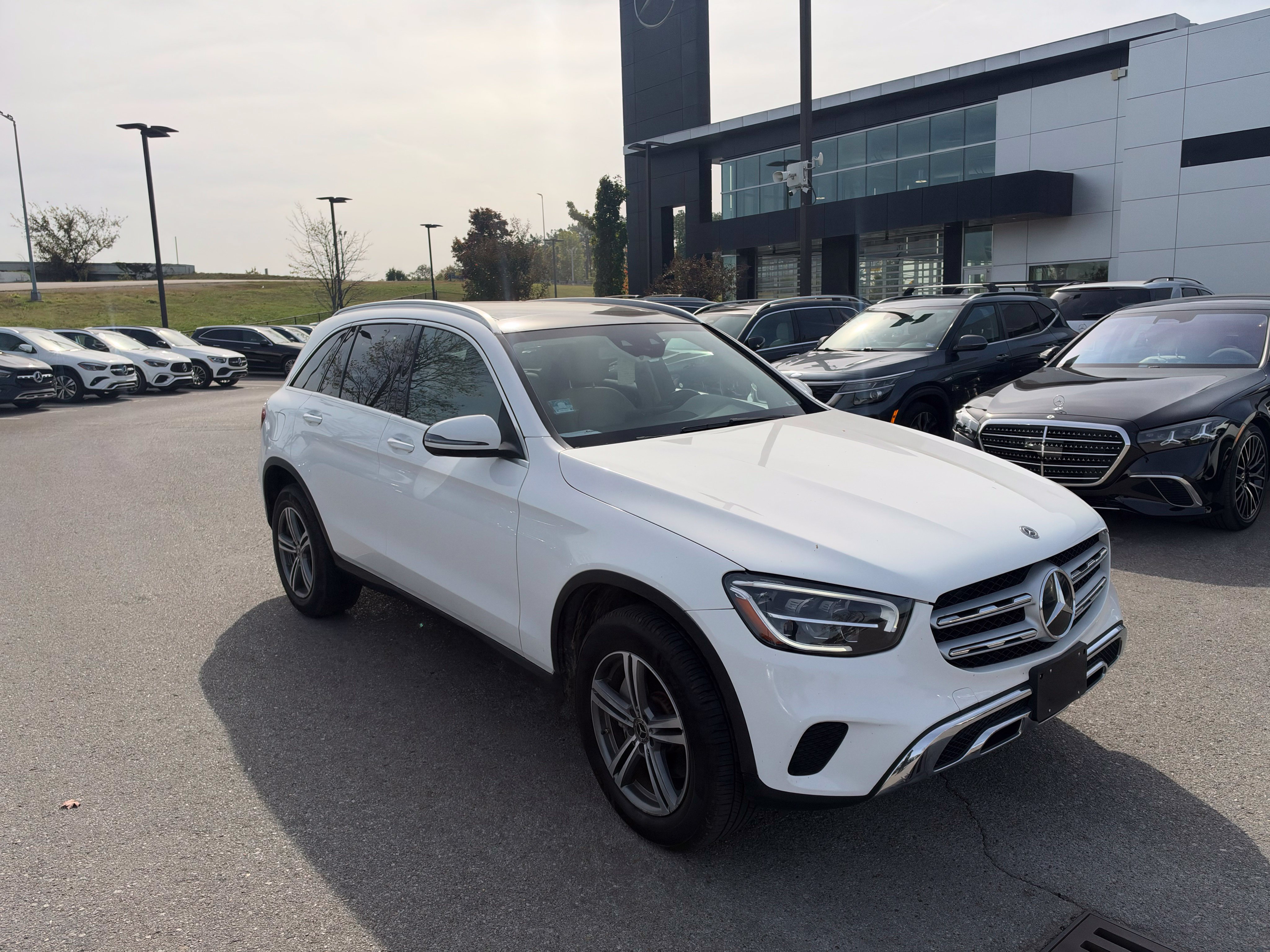 Used 2020 Mercedes-Benz GLC 300 4MATIC image 1