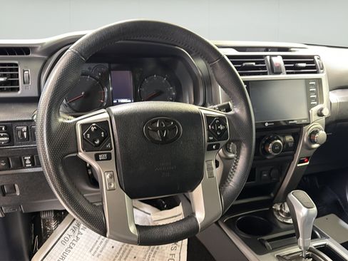 Used 2020 Toyota 4Runner SR5 Premium AWD/4WD image 12