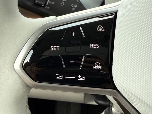 New 2025 Volkswagen ID. Buzz Pro S Plus image 10