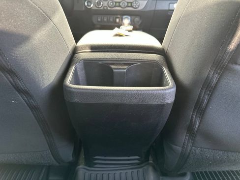Used 2020 Toyota Tacoma TRD Sport w/ Technology Package AWD/4WD image 33