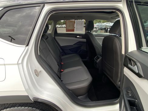 Used 2023 Volkswagen Taos SE w/ Panoramic Sunroof Package FWD image 38