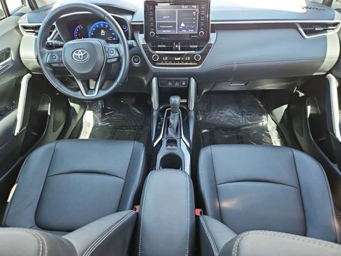 Used 2022 Toyota Corolla Cross XLE w/ Convenience Package FWD image 19