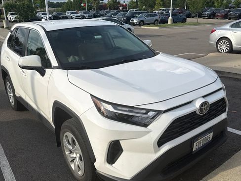 Used 2023 Toyota RAV4 LE AWD/4WD image 2