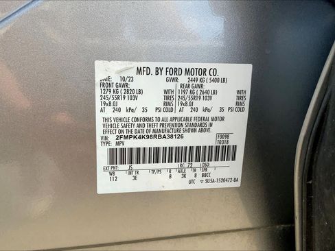 Certified 2024 Ford Edge Titanium image 35