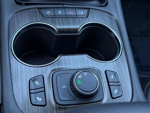 Used 2023 GMC Acadia SLT image 20