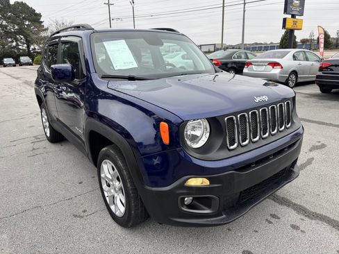 Used 2018 Jeep Renegade Latitude image 4