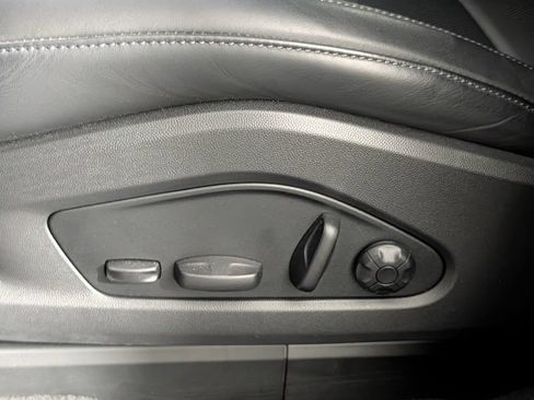 Certified 2025 Porsche Macan 4S Electric AWD/4WD image 27