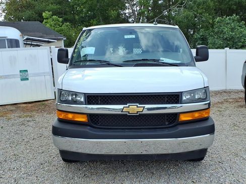 Used 2024 Chevrolet Express 2500 w/ Driver Convenience Package RWD image 3