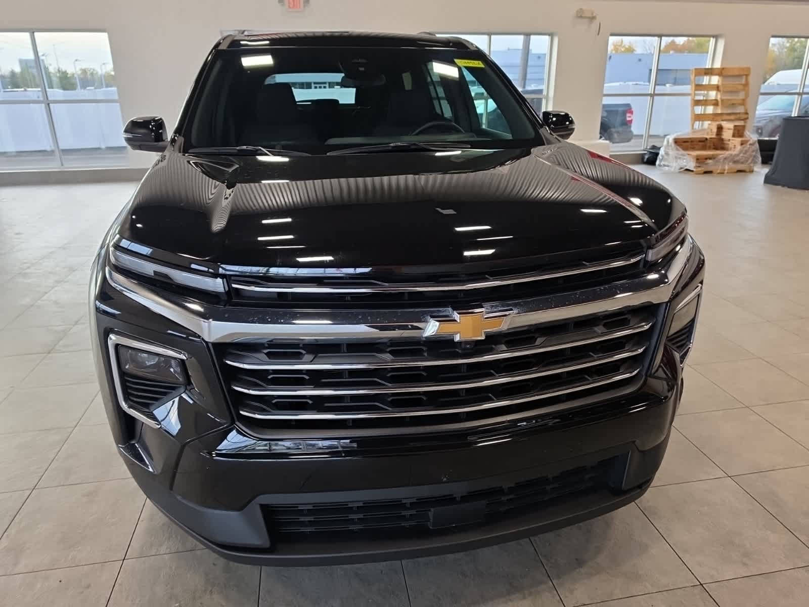Used 2024 Chevrolet Traverse LT w/ LPO, Floor Liner Package FWD image 3