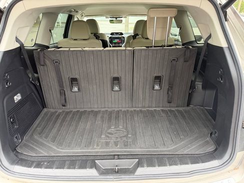 Used 2020 Subaru Ascent Limited w/ Popular Package #3 image 9