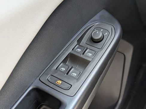 Used 2025 Volkswagen Taos S image 26