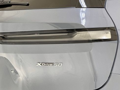Used 2023 BMW iX xDrive50 w/ Sport Package AWD/4WD image 21