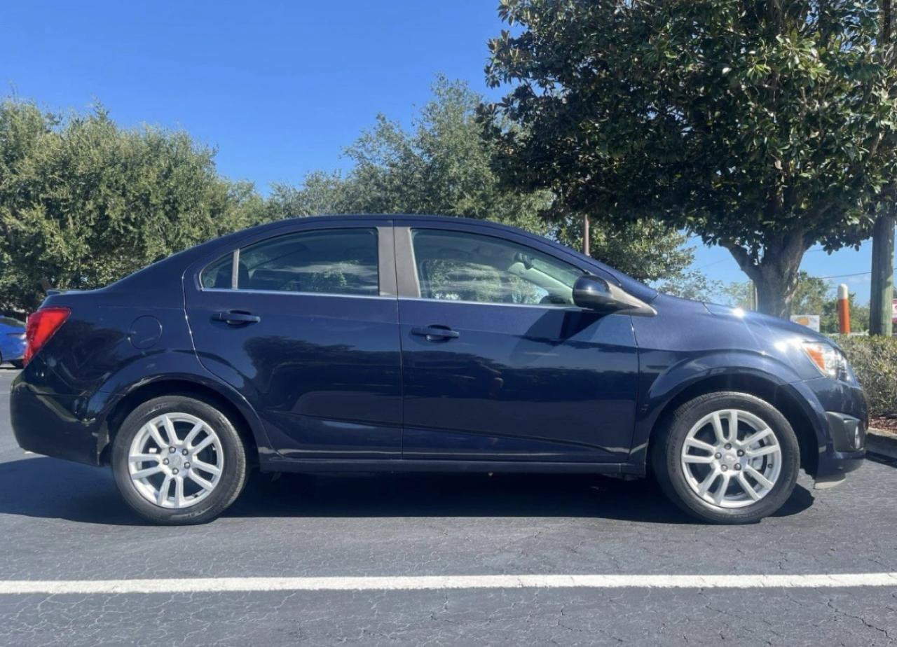 Used 2015 Chevrolet Sonic LT w/ Wheels and Fog Lamp Package FWD image 7