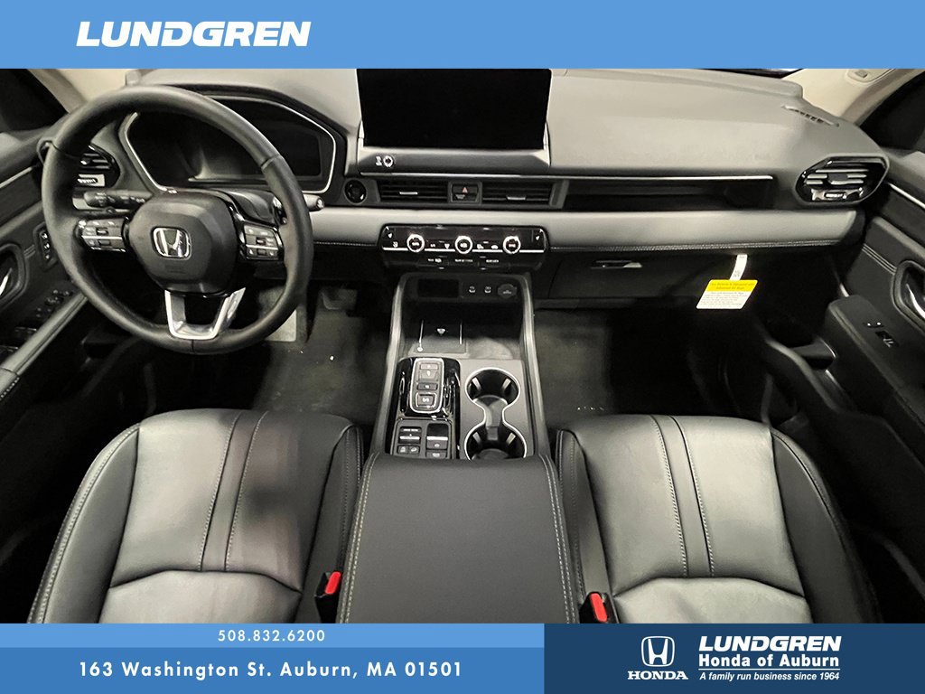 New 2026 Honda Pilot Touring image 3