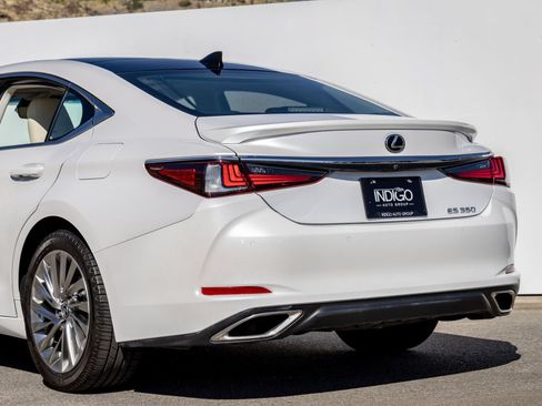 Used 2022 Lexus ES 350 w/ Accessory Package 2 FWD image 9