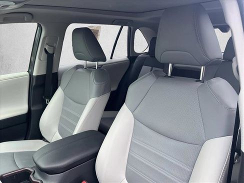 Used 2024 Toyota RAV4 Limited image 16