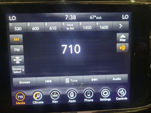 Used 2020 Jeep Grand Cherokee Limited w/ Trailer Tow Group IV image 25