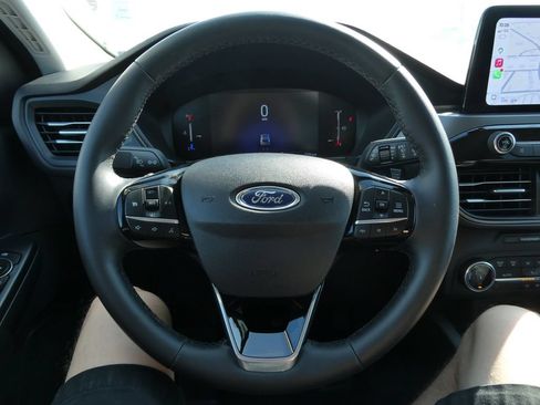 Used 2025 Ford Escape Active w/ Cold Weather Package AWD/4WD image 33