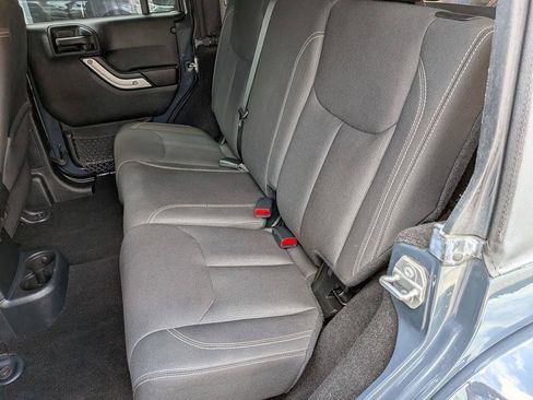 Used 2016 Jeep Wrangler Unlimited Sahara w/ Dual Top Group AWD/4WD image 19
