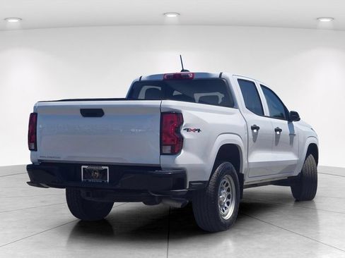 Used 2025 Chevrolet Colorado W/T AWD/4WD image 5