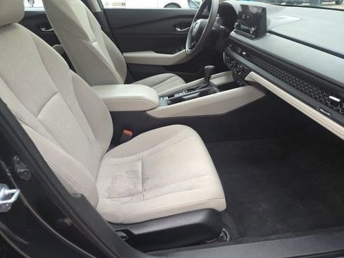 Used 2023 Honda Accord EX image 11