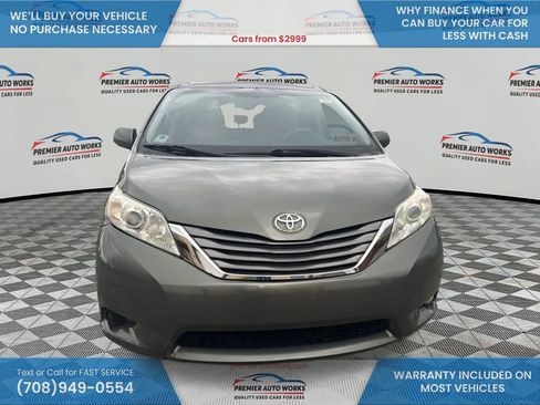 Used 2011 Toyota Sienna XLE w/ XLE Navigation Pkg FWD image 2