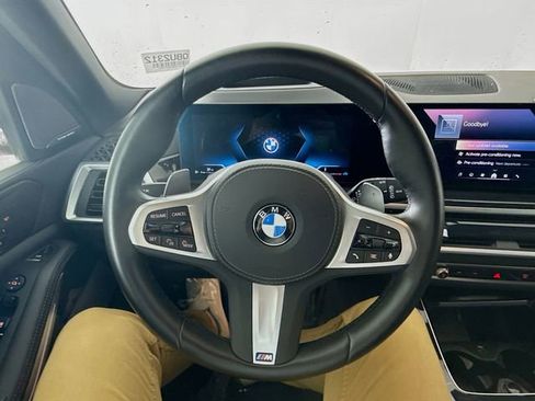 Used 2024 BMW X5 xDrive40i w/ M Sport Package image 11