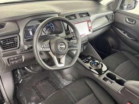Used 2025 Nissan Leaf SV Plus image 12